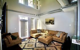 Comfy Industrial Loft 10 Star Location Photo Studio Included